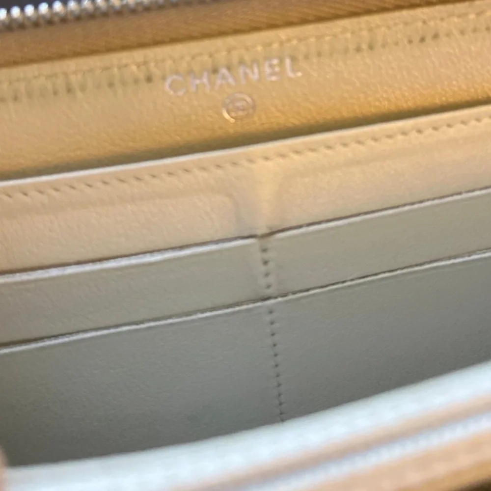 💛 Chanel Wallet Matelassé Gold Quilted Diamond Stitch Patent Leather Zip Around